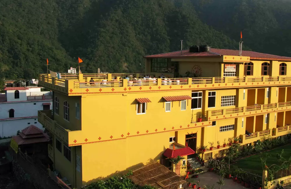 Akhanda Anand Prakash Yoga Retreats